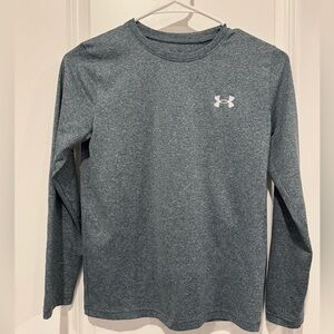 Boys grey/blue long sleeve sleeve medium under armor dri fit